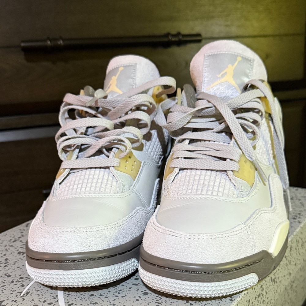 Jordan 4 Craft - Sneakers in Gray,  Gold, and Brown